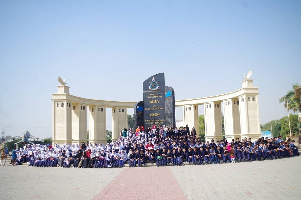 EXPERTS SCHOOLING SYSTEM