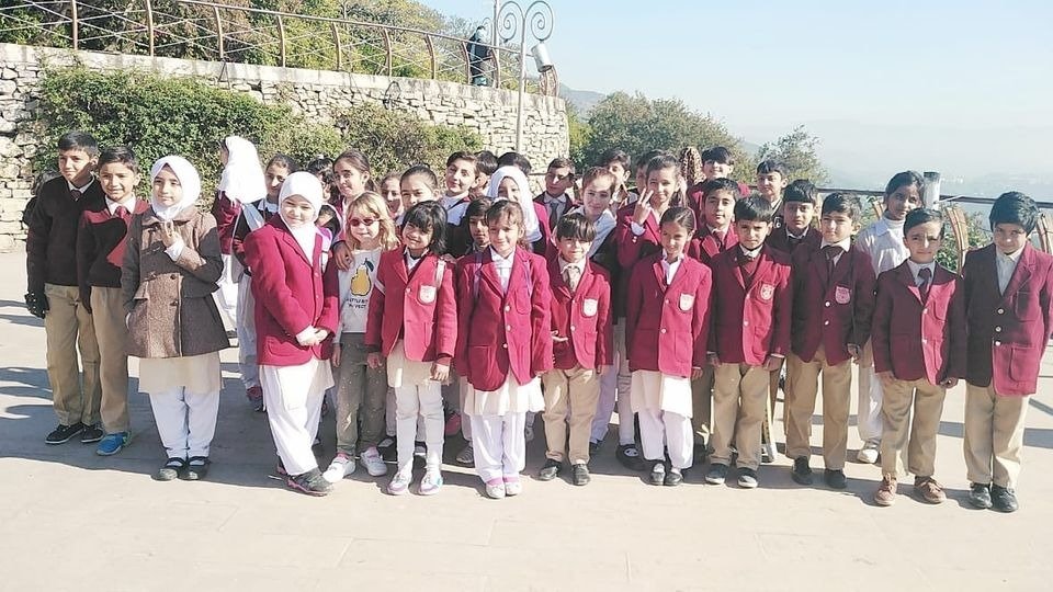 THE KNOWLEDGE SCHOOL